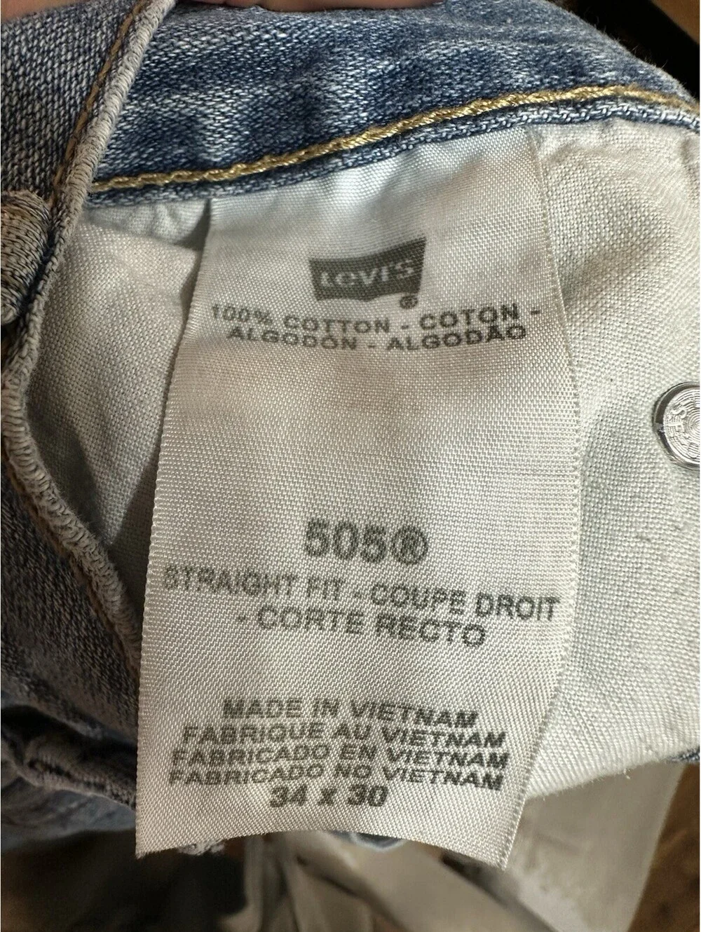 Levi’s 505 Straight Fit Cut Off Denim Shorts Men’s 32 Blue Distressed Frayed Hem